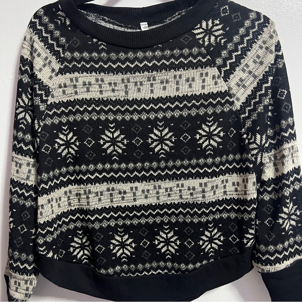 Sweater Holiday Pattern - Picture 4 of 5